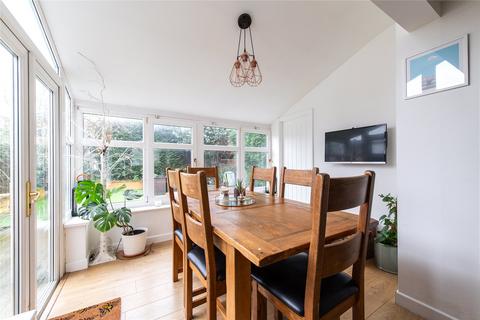 13 Grangeways Close, Northfleet, Gravesend, DA11 8NX