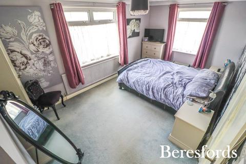 4 bedroom end of terrace house for sale, Clyde Crescent, Upminster, RM14