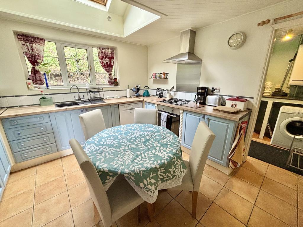 Kitchen / Breakfast Room