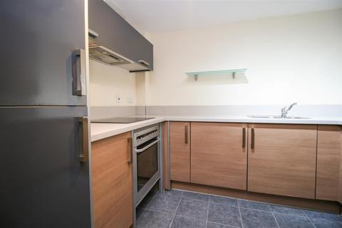 3 bedroom apartment to rent, Broadway Plaza, 220 Ladywood Middleway