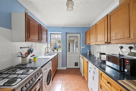 3 bedroom terraced house for sale, Canterbury Road, Feltham TW13