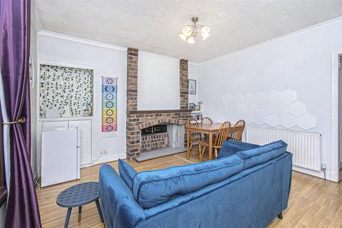 1 bedroom flat for sale, 46 Dunfermline Road, Crossgates, KY4 8AP