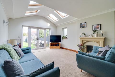 4 bedroom detached house for sale, Thornhill, Leigh-On-Sea SS9