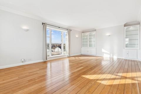 3 bedroom apartment for sale, Walnut Court, Kensington Green, W8