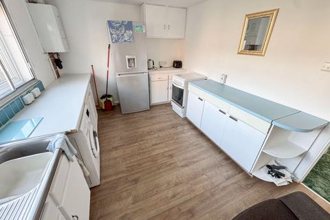 3 bedroom flat for sale, Hounslow TW4