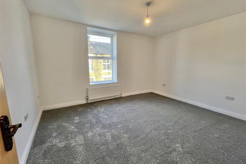 3 bedroom end of terrace house for sale, Hollincross Lane, Glossop