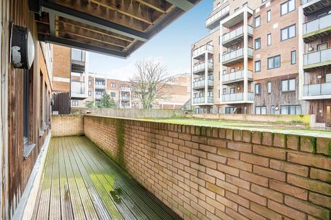 3 bedroom flat for sale, High Street, Hounslow TW3