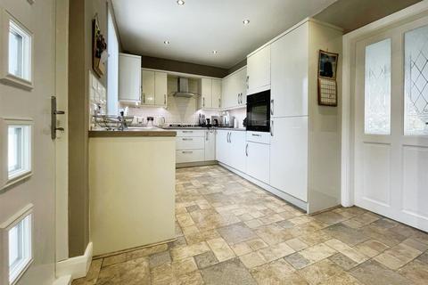 35 Leafield Crescent, Bradford, BD2 3SG
