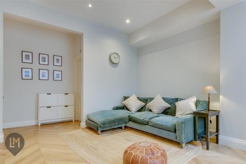141 Trentham Street, London, SW18 5DH