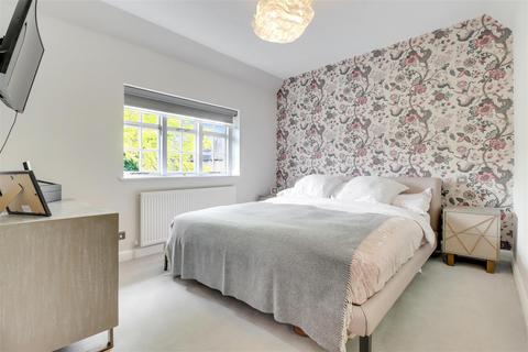 5 Cotman Close, London, NW11 6QD