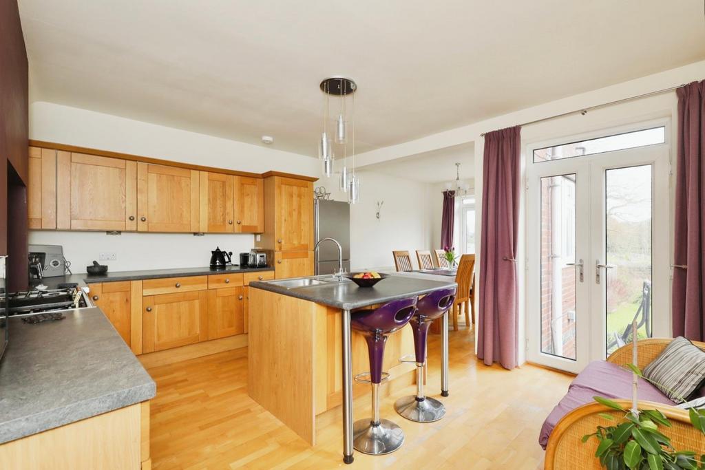 Dining kitchen