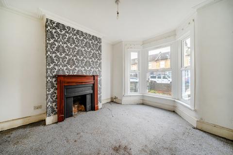 3 bedroom terraced house for sale, Killearn Road, London