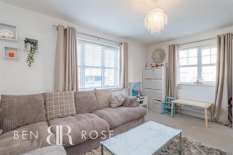 18 Swift Drive, Farington, Leyland, PR25 3DG