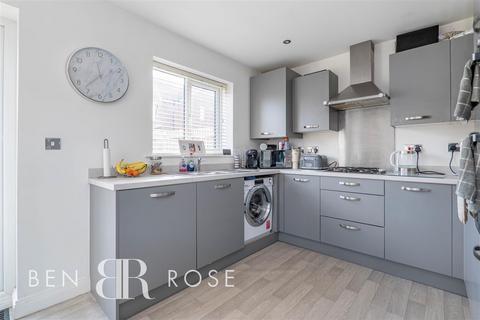 18 Swift Drive, Farington, Leyland, PR25 3DG