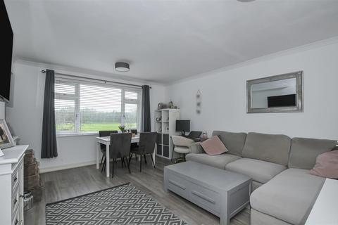 2 bedroom flat for sale, Park Street Lane, Park Street, St. Albans