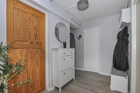 2 bedroom flat for sale, Park Street Lane, Park Street, St. Albans