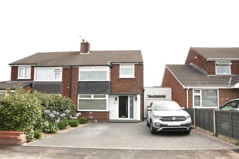 3 bedroom semi-detached house to rent, Welwyn Close, Thelwall, Warrington