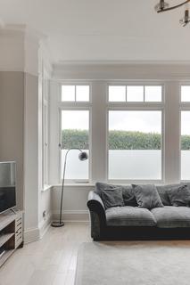 2 bedroom flat for sale, Stroud Green, London N4