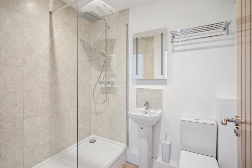 Shower/Cloakroom