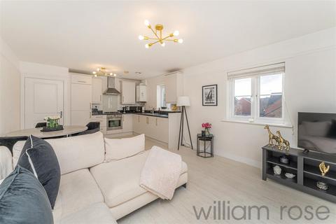 2 bedroom apartment for sale, Abbess Terrace, Loughton IG10