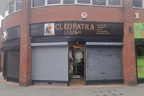 Retail property (high street) to rent, Bedford MK40