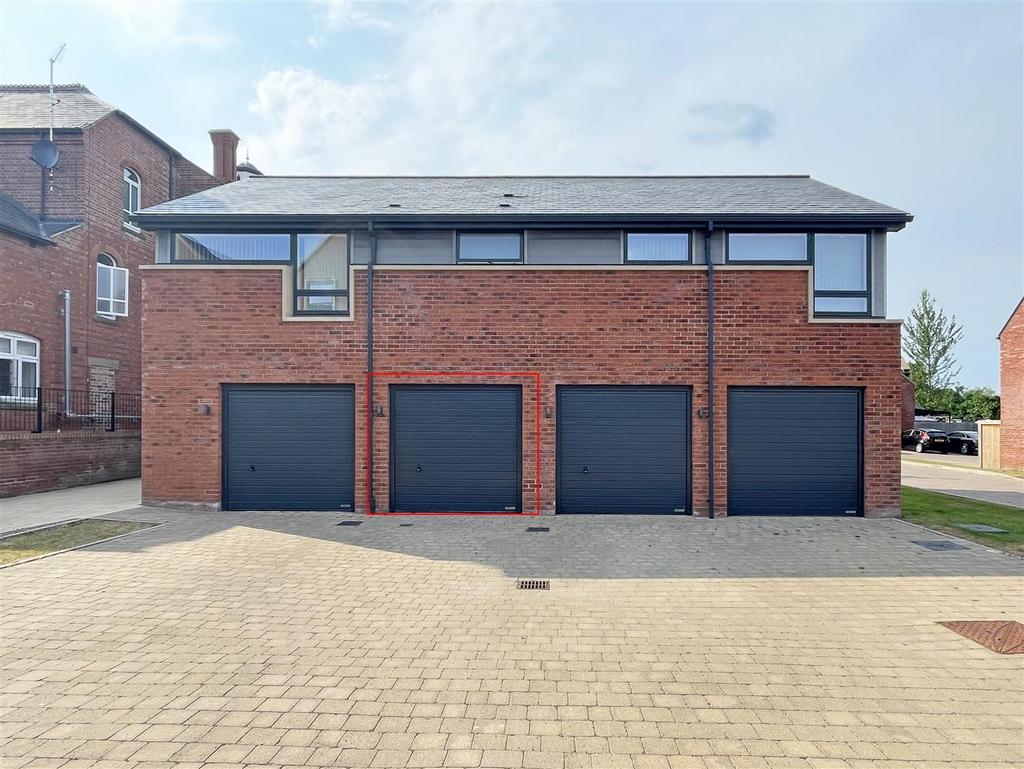 Radbrook Hall 21 Garage.jpg