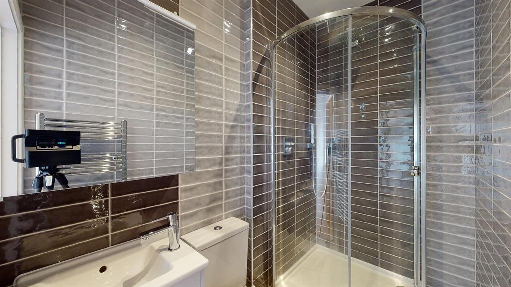 Radbrook Hall 21 Bedroom One En Suite Shower Room.