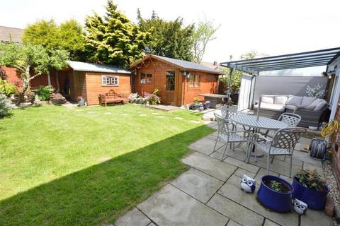 16 Crail Grove, Birmingham, B43 7QG