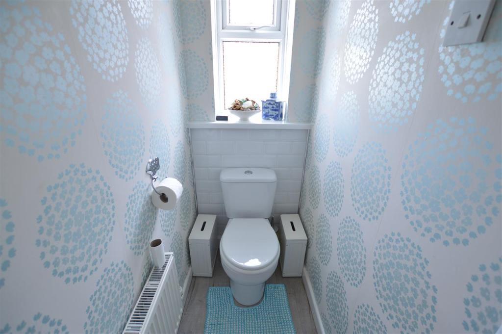16 Crail Grove WC.jpeg