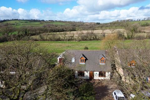 3 bedroom detached house for sale, Johnstown, Carmarthen