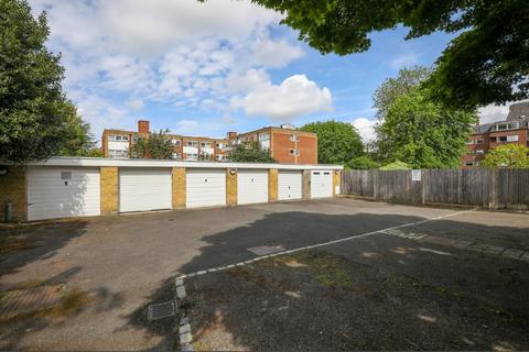 3 bedroom terraced house to rent, Rayners Road, Putney, London
