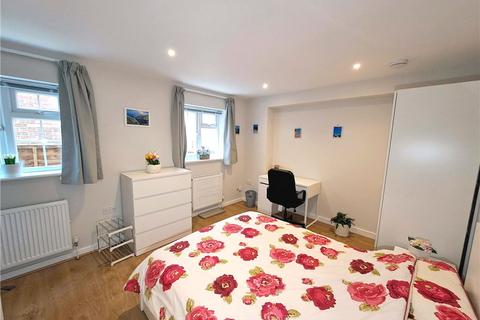 1 bedroom in a house share to rent, Queen Eleanors Road, Guildford, Surrey, GU2