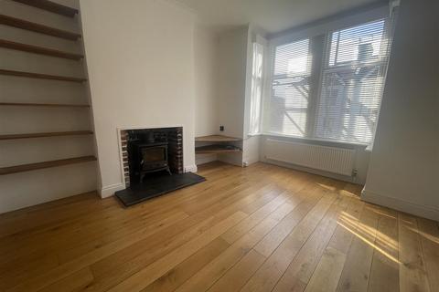 3 bedroom terraced house to rent, Shanklin Road, Brighton