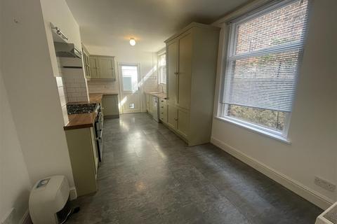 3 bedroom terraced house to rent, Shanklin Road, Brighton