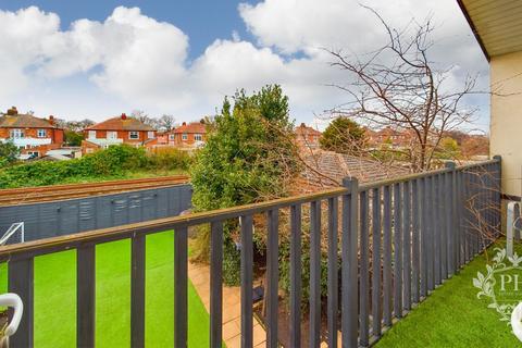 4 bedroom terraced house for sale, Laburnum Road, Redcar, TS10 3LR