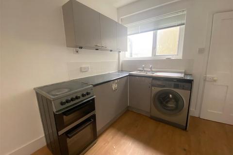 2 bedroom flat to rent, Western Road, Bexhill-On-Sea