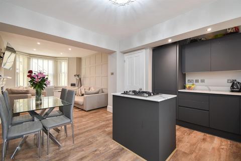 2 bedroom flat for sale, St. Thomass Road, Hastings