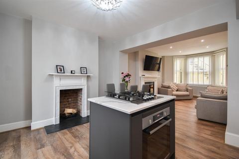 2 bedroom flat for sale, St. Thomass Road, Hastings