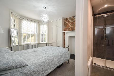 2 bedroom flat for sale, St. Thomass Road, Hastings