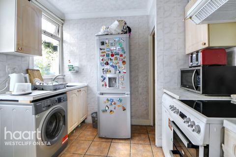 1 bedroom flat for sale, Windsor Road, Westcliff-On-Sea