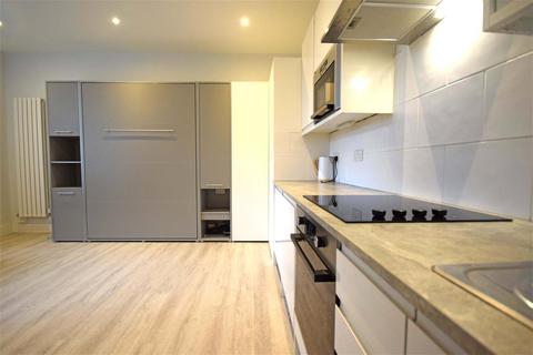 Studio to rent, King Street, Twickenham