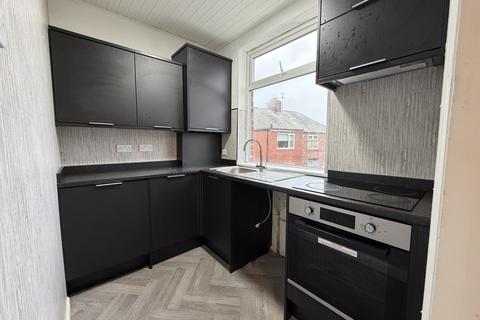 2 bedroom flat to rent, Lisle Street, Wallsend NE28