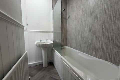 2 bedroom flat to rent, Lisle Street, Wallsend NE28