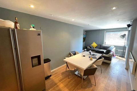 1 bedroom apartment to rent, Castlegate Apartments, 2 Chester Road, Manchester, M15