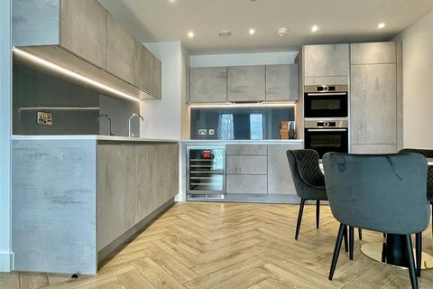 2 bedroom apartment to rent, Elizabeth Tower, 141 Chester Road, Manchester, M15