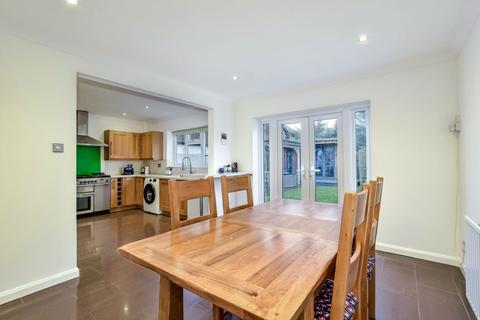 4 bedroom detached house for sale, Bucknalls Lane, Watford WD25