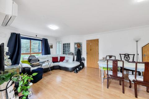 4 bedroom end of terrace house for sale, Hurdles Way, Cambridge CB22