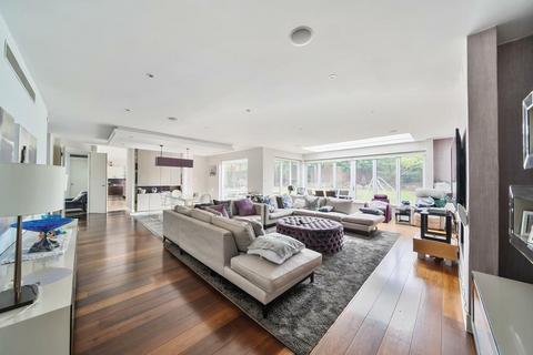 8 bedroom detached house to rent, Finchley N3