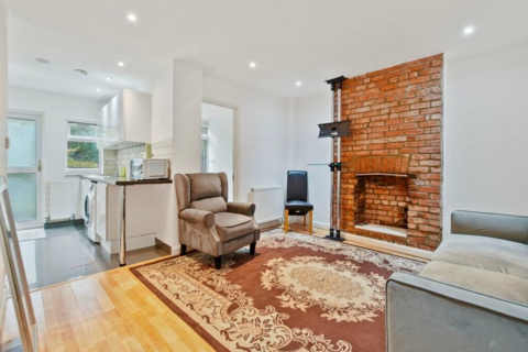 2 bedroom ground floor maisonette for sale, Braemar Avenue, London NW10