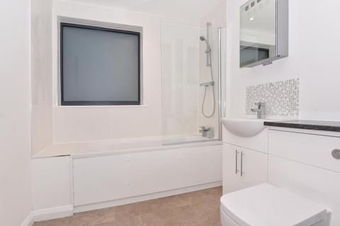 2 bedroom flat for sale, High Wycombe,  Buckinghamshire,  HP13